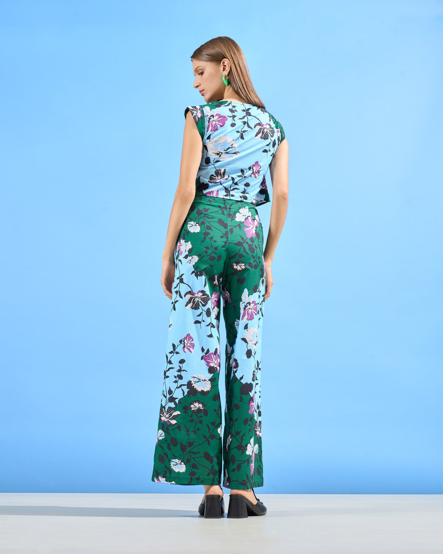 Contrast Floral Sleeveless Crop Top