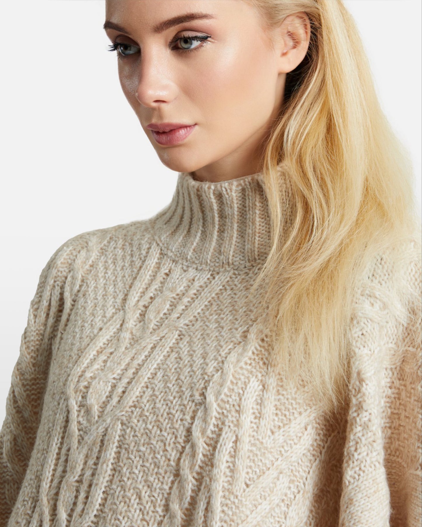 Cableknit Poncho